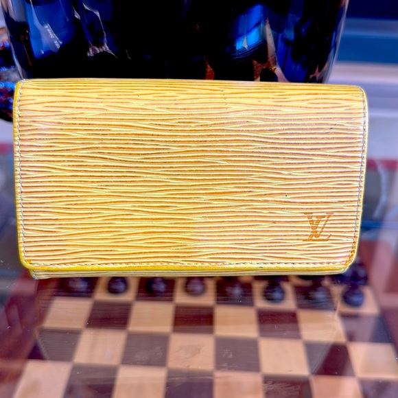 HOST PICK Louis Vuitton Epi Yellow Tresor Wallet with Dustbag, Box, Bag, Ribbon - Picture 2 of 15